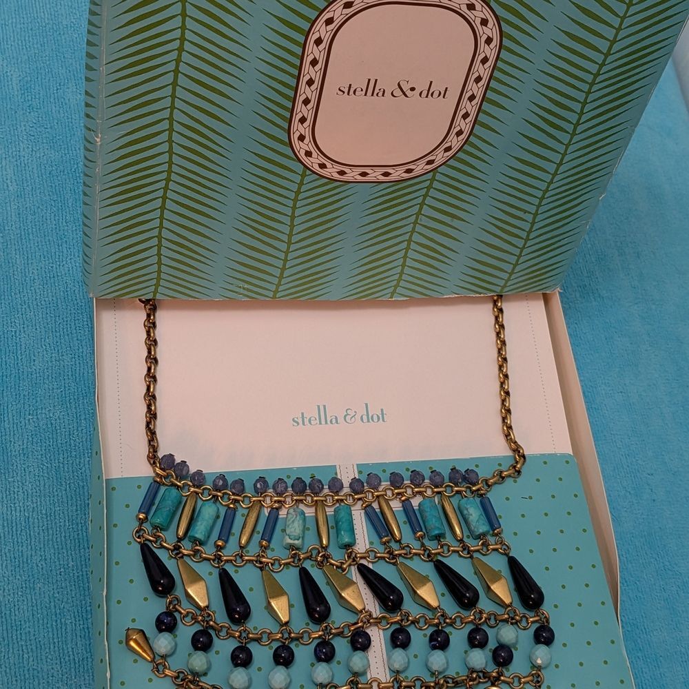 New Never Worn Stella & Dot Malta Bib Necklace